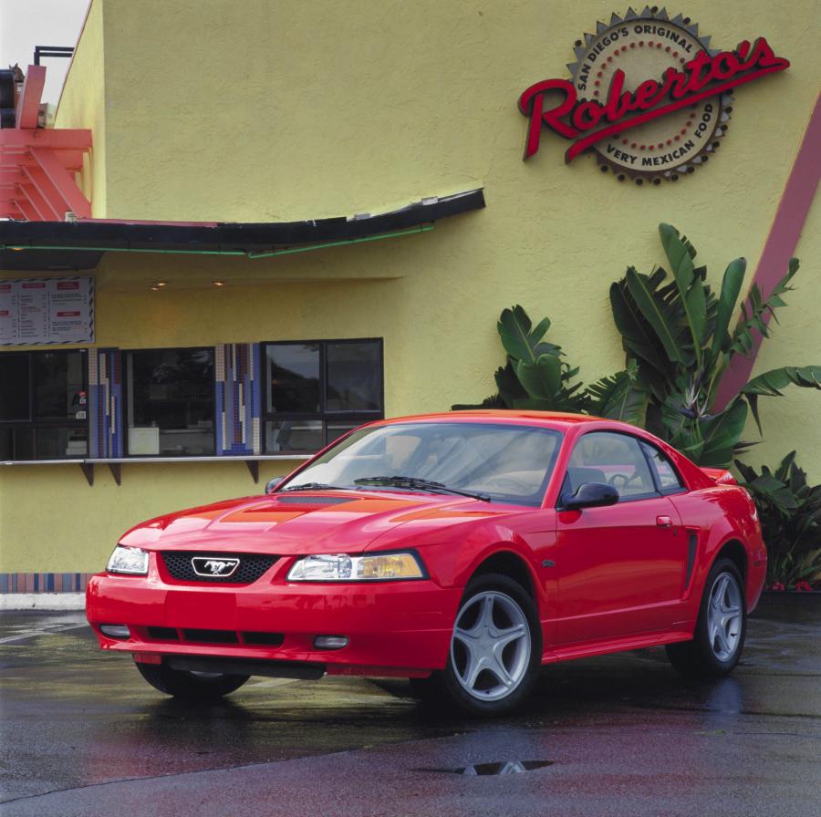  Ford Mustang GT Coupe 1999 года  (фото 9 из 10)